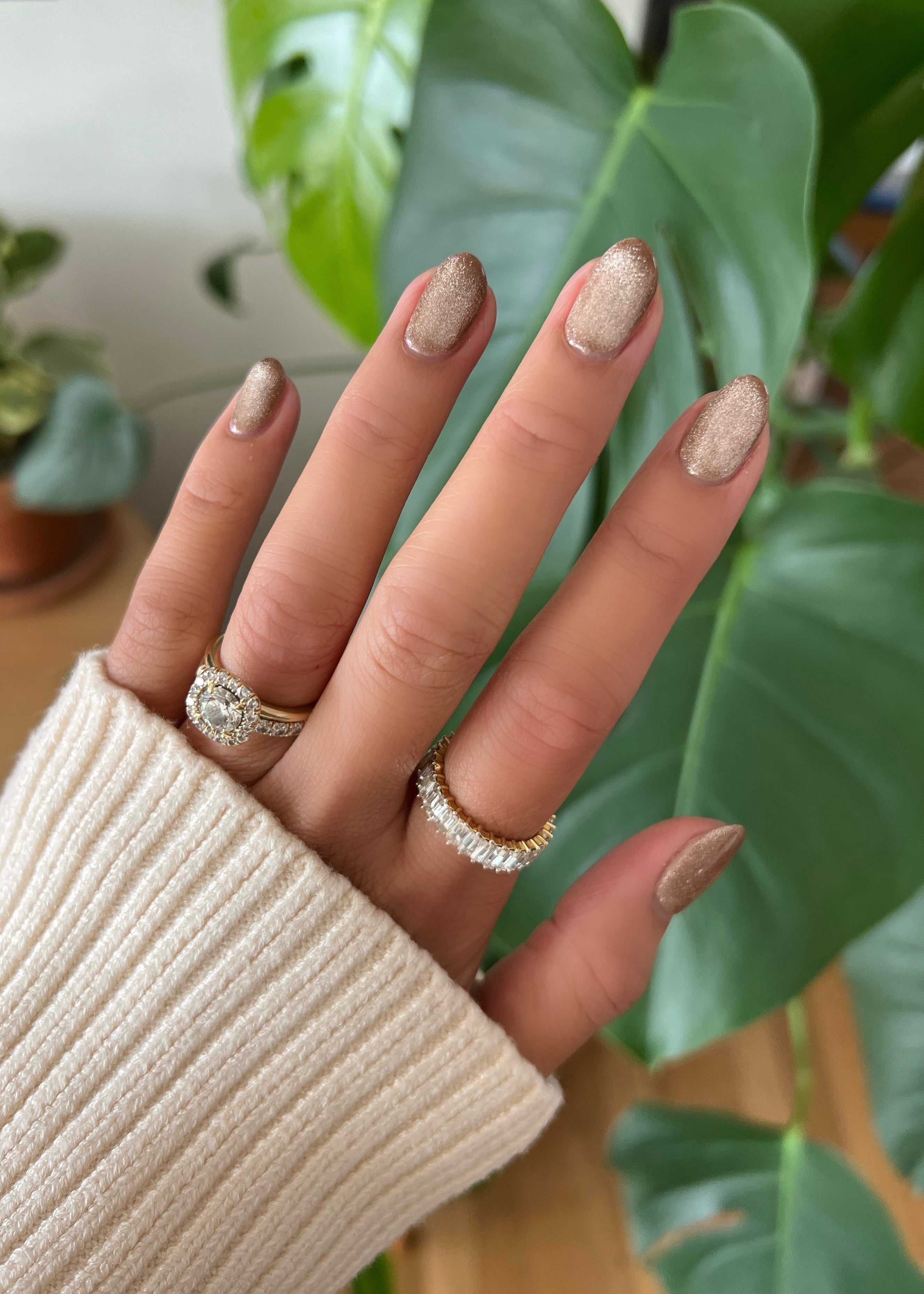 This Magnetic Polish Gives You Velvet Nails at Home—and I Tried It